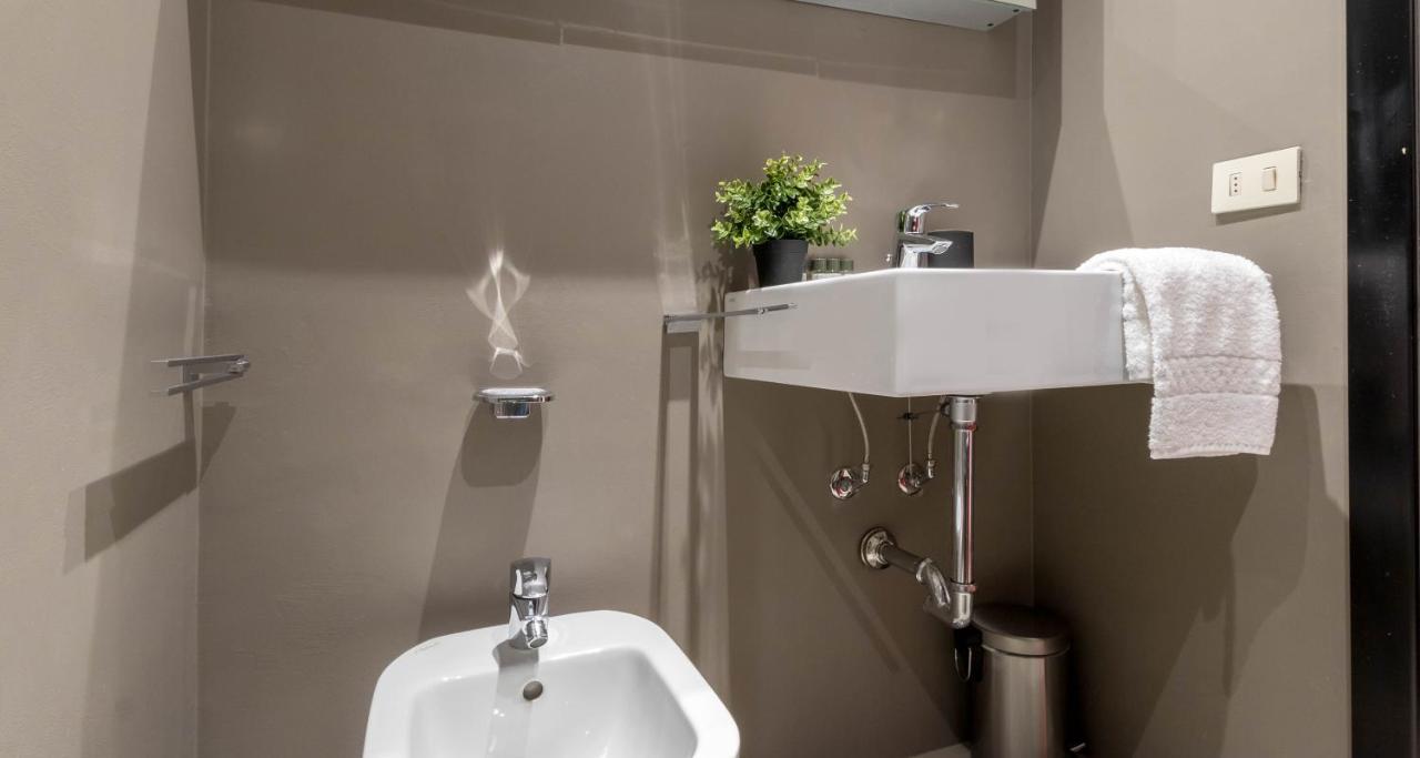 Joivy Spacious 1 Bedroom Apt Near S Agostino Metro Milano Exterior foto